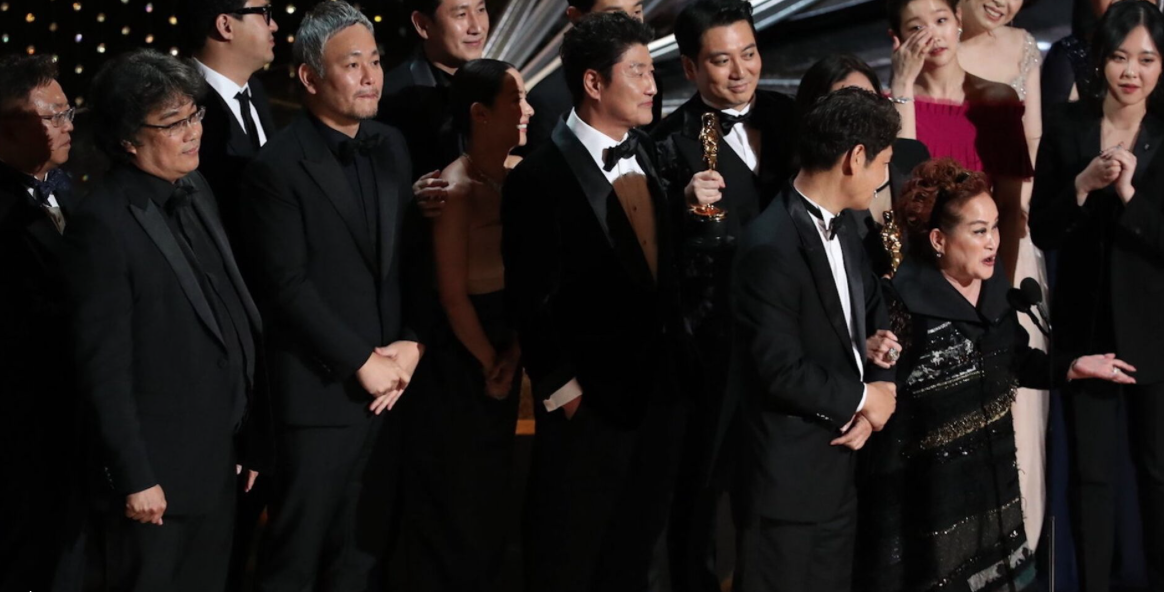 Historische Oscarwinst voor Bong Joon-ho’s Parasite