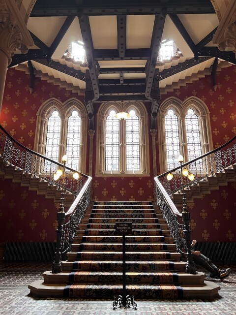 Grand Staircase St Pancras Londen foto Jeroen Huijsdens