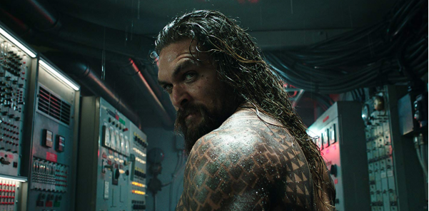 Aquaman dominant in VS en daarbuiten