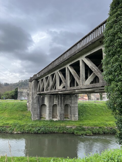 Oude brug bij Serchio foto Jeroen Huijsdens